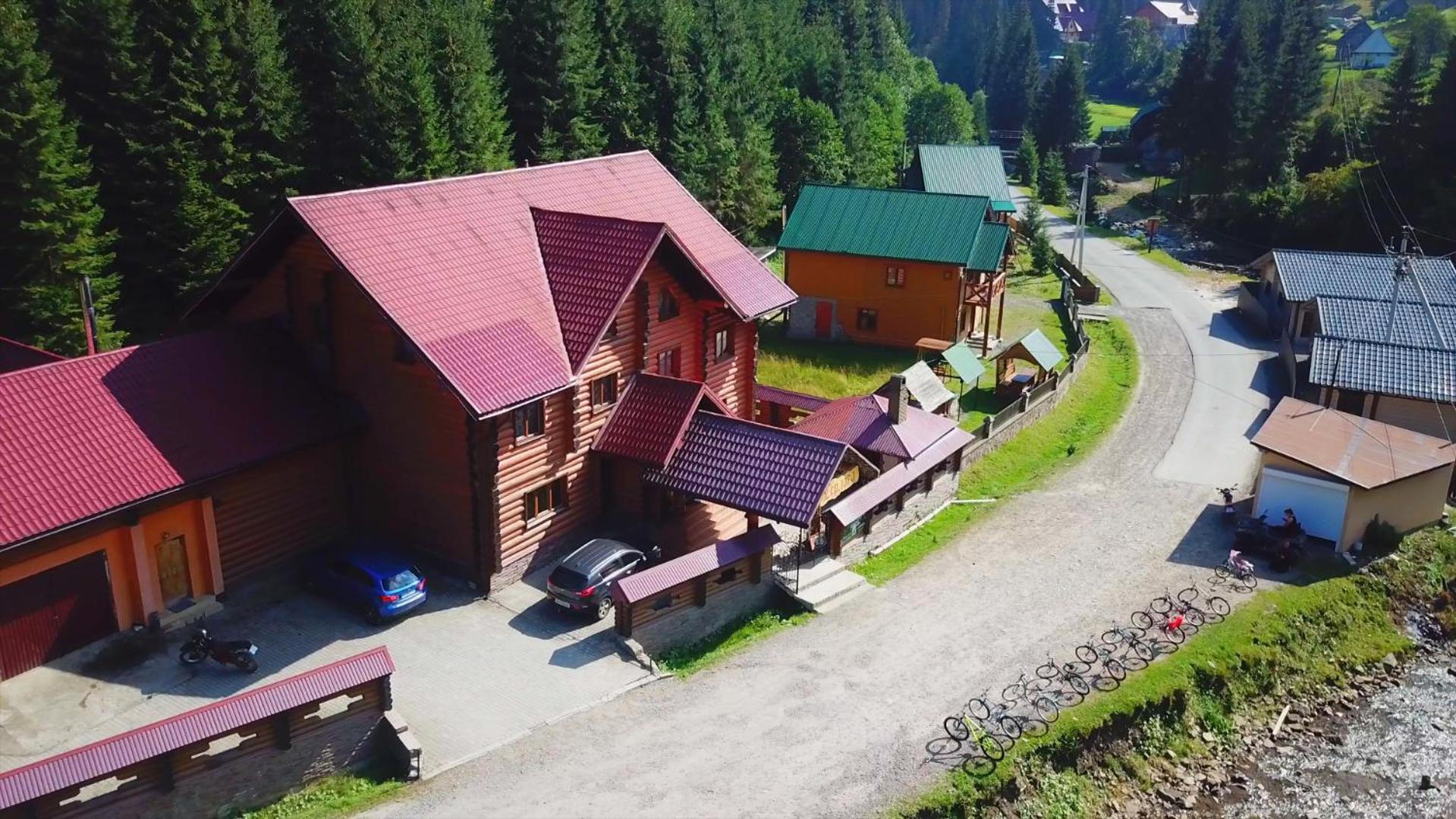 Hotel Berloga-Sinevir Synevyrs'ka Polyana Exterior photo