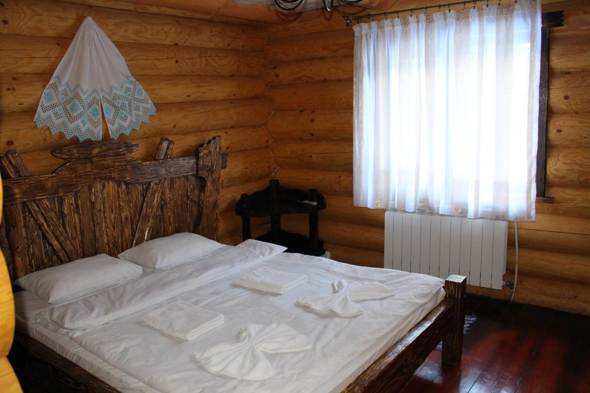 Hotel Berloga-Sinevir Synevyrs'ka Polyana Exterior photo