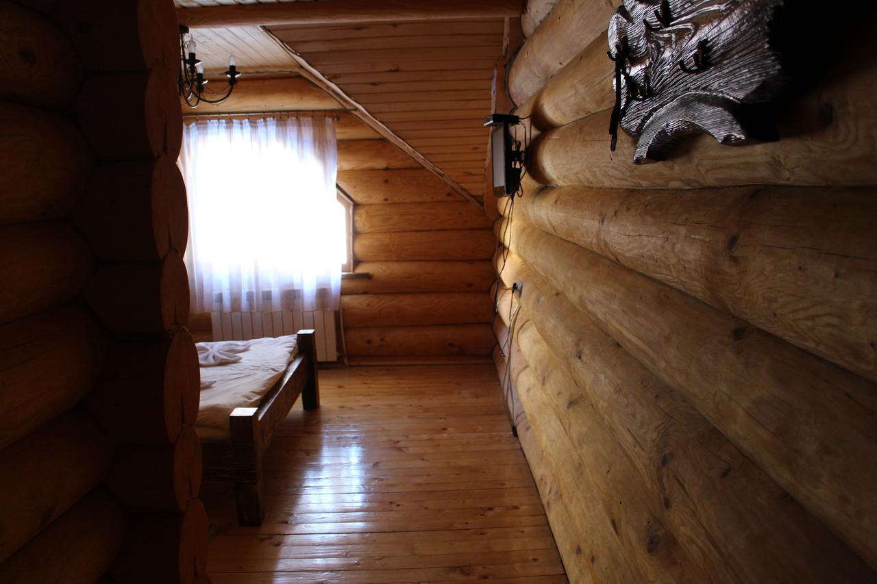 Hotel Berloga-Sinevir Synevyrs'ka Polyana Exterior photo