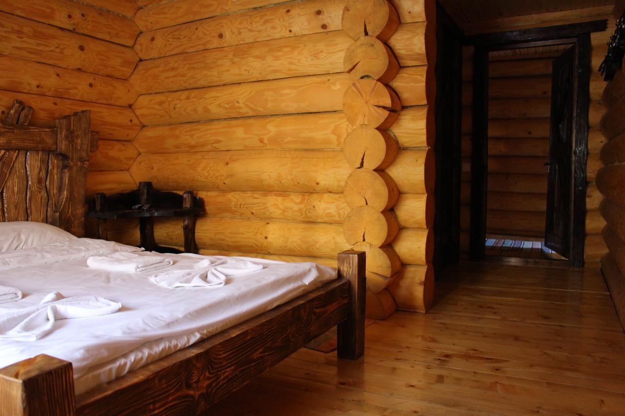 Hotel Berloga-Sinevir Synevyrs'ka Polyana Exterior photo